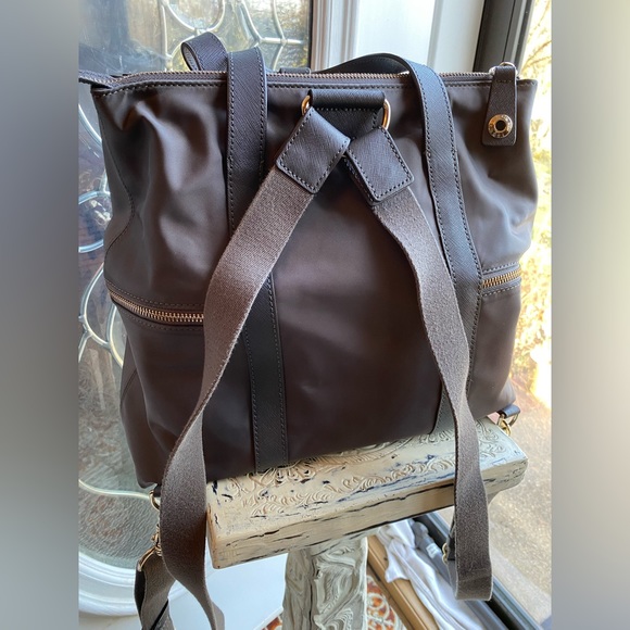 💕 Gently Loved Henri Bendel Jetsetter Convertible Bag in Gray ✨ - Picture 5 of 15